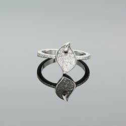 Pierścionek srebrny
łezka z cyrkoniami